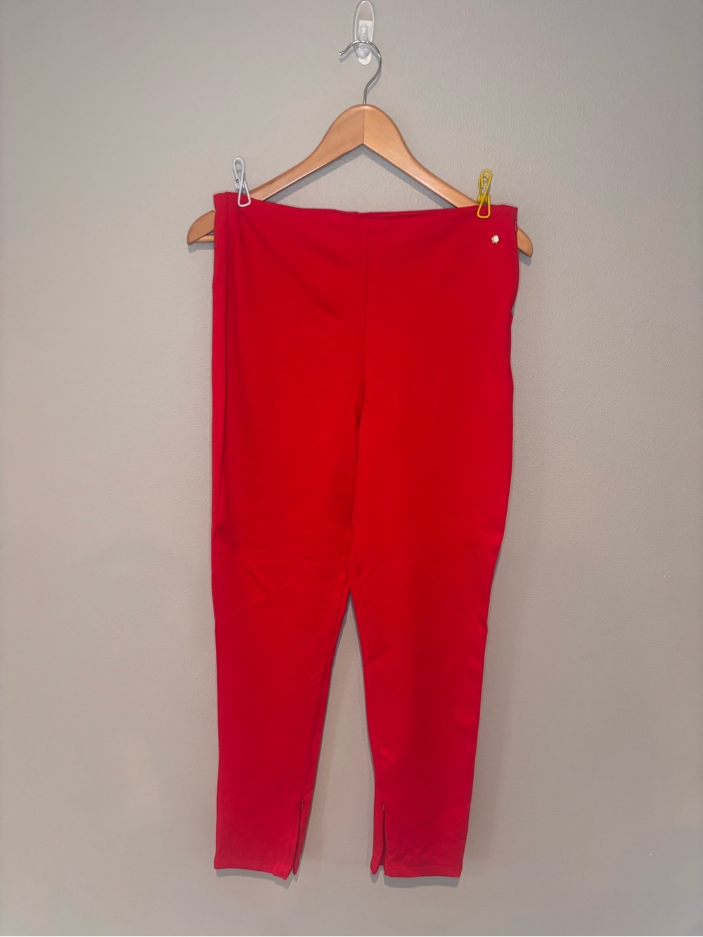 FABLETICS‎ Red Stretch Trousers Straight Leg with Ankle Zippers Size Large NWT